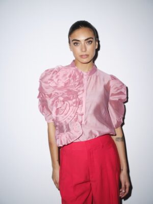 Woman’s rose bloom GOSSIA AnnsofiGO blouse with oversized floral appliqué detail and puff sleeves